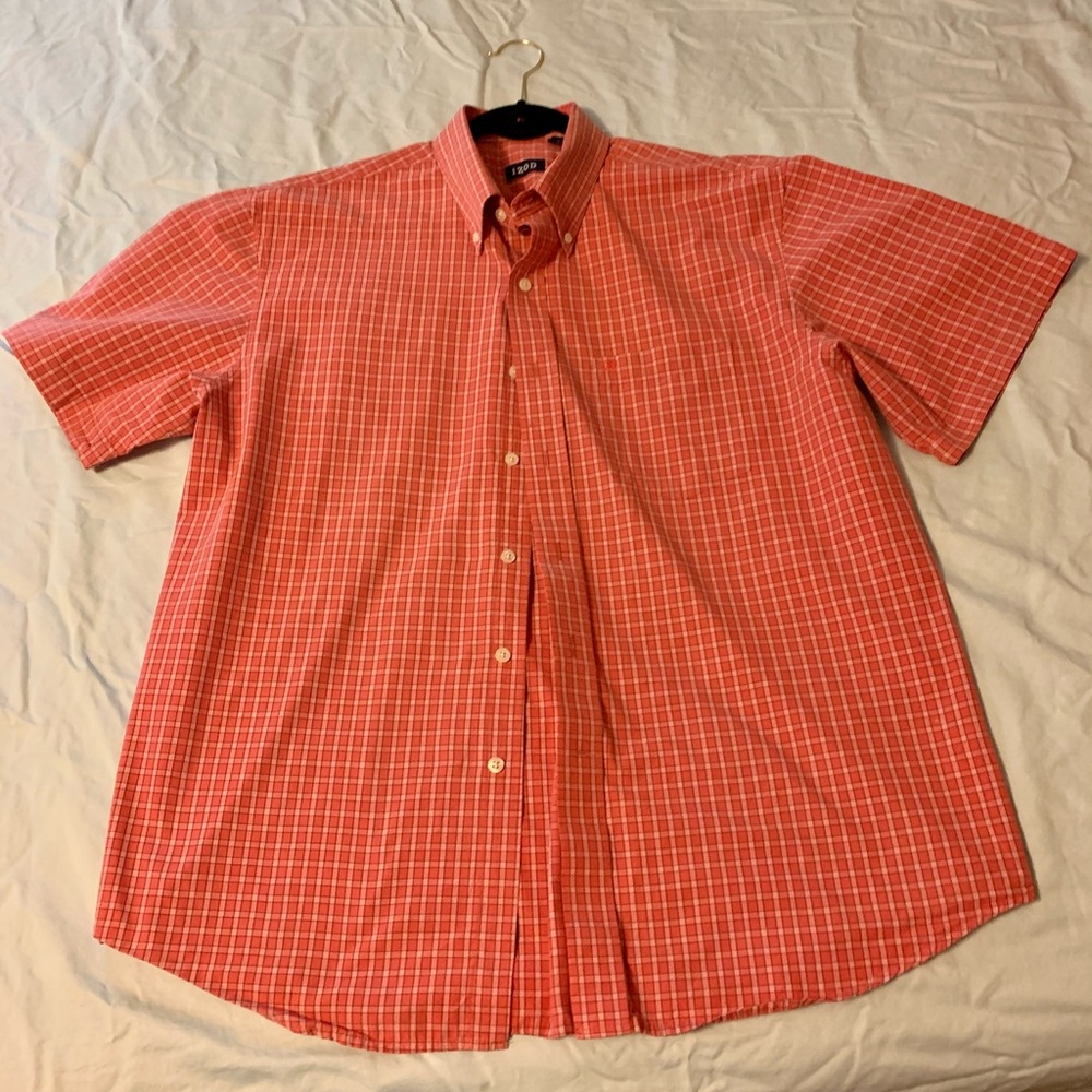 Men’s Izod shirt